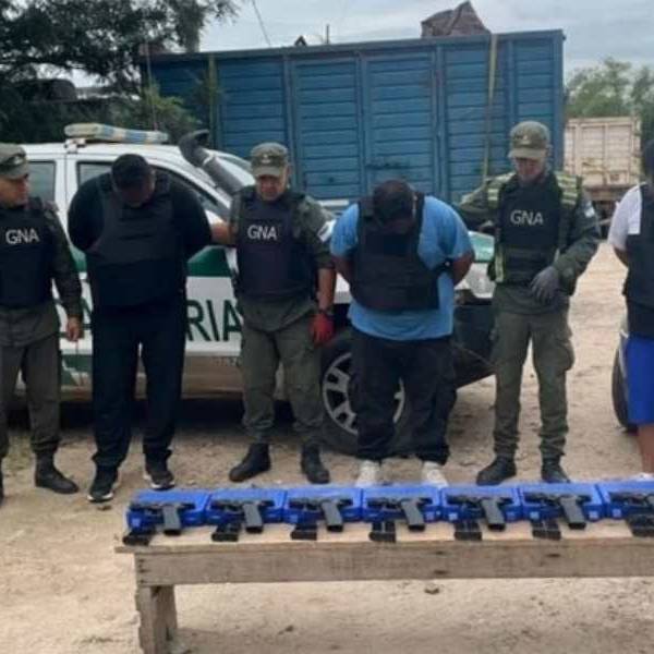 El secuestro de 8 pistolas en Salta estaría relacionado con la desaparición de 150 armas en la Policía de San Juan