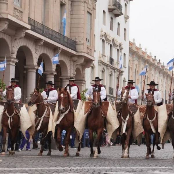 Declaran de interés turístico municipal los cambios de guardia en el Cabildo