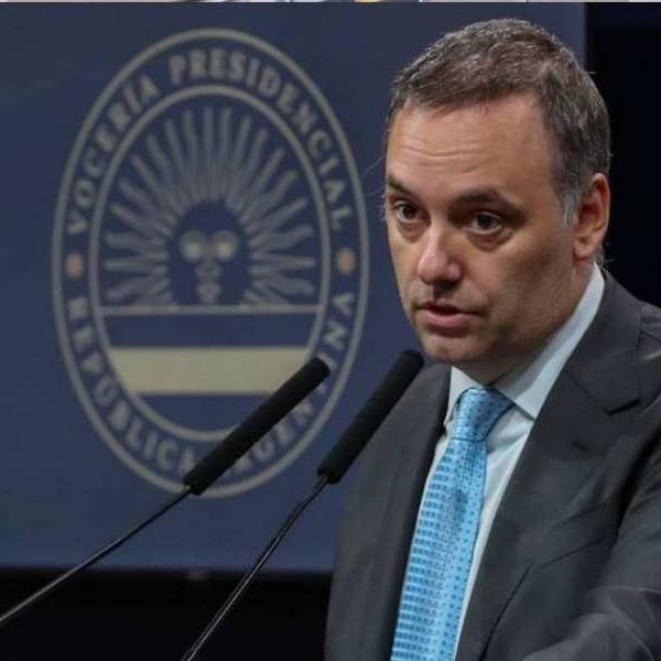 Adornigate: La PSA se llevó de la TV Pública documentos de la productora del periodista cercano a Adorni