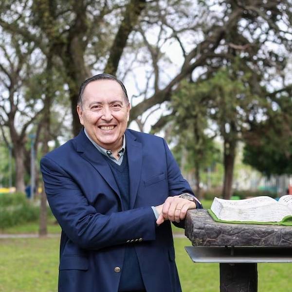 Otros “milagro” del pastor chaqueño que investiga la Justicia: dice haber transformado un anillo de plástico por uno de diamantes