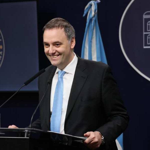Dirigente del PRO cruzó a Manuel Adorni: “Es un gran mentiroso y toma de boludos a los argentinos”