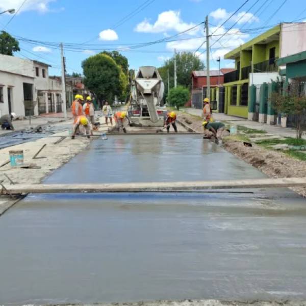 Conduzca con precaución: El Municipio de Salta está renovando  las calzadas en los barrios Parques Nacionales y Bancario