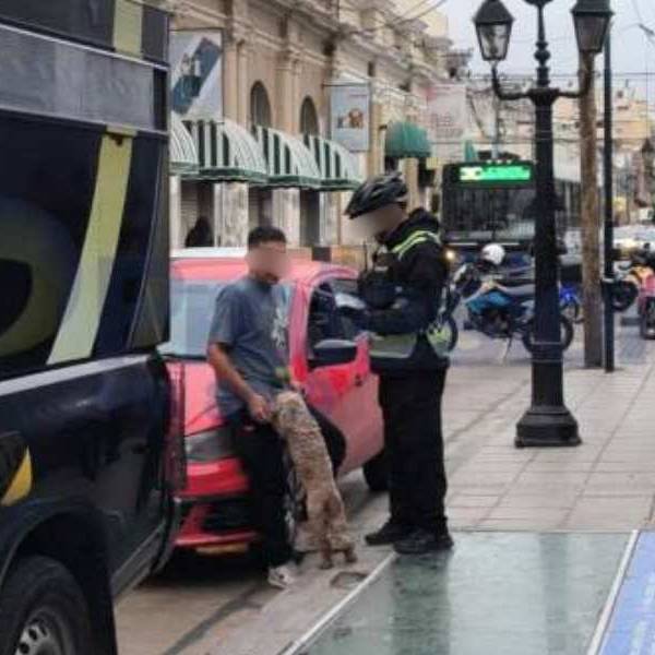 Dormido al volante y con 1.02 de alcohol: Dejó a su hijo en el colegio y lo atraparon borracho frente al Mercado San Miguel