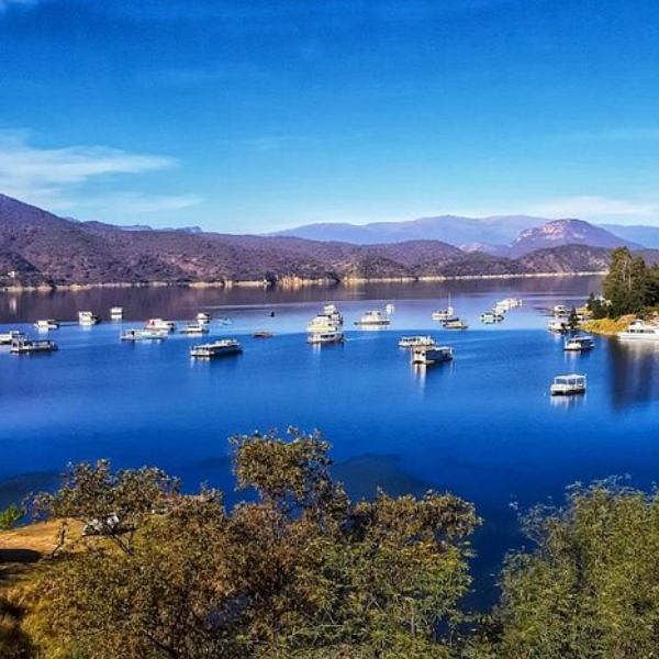 Cabra Corral: el dique entre sierras que se consolida como refugio del verano en Salta