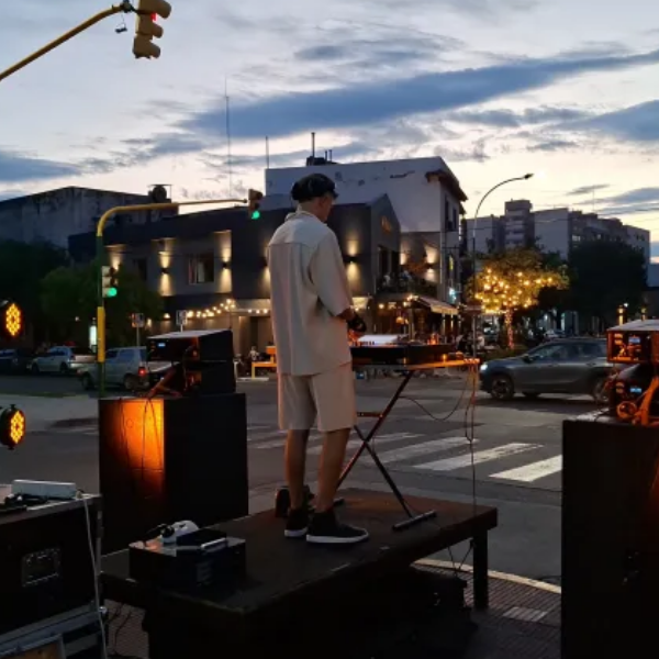 Este viernes 23 vuelve Sunset Güemes: música, gastronomía y experiencias al aire libre