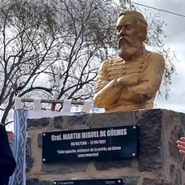 En Cosquín inauguraron un busto del General Martin Miguel de Güemes
