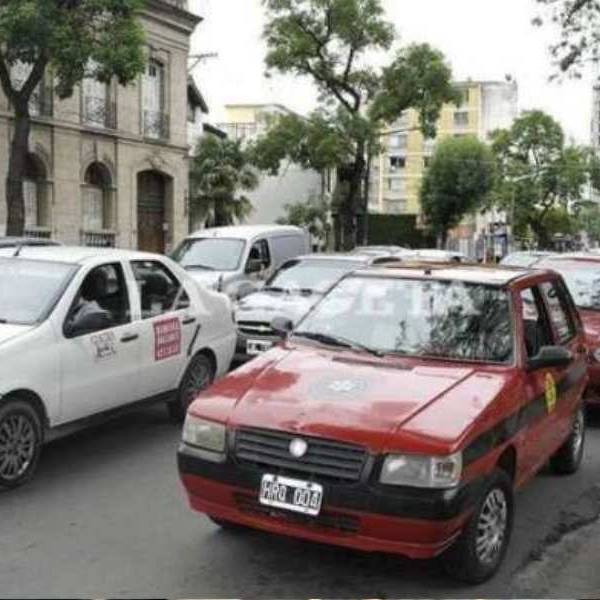 El viaje en taxi y remis en Salta será más caro: La AMT autorizó una suba del 30%