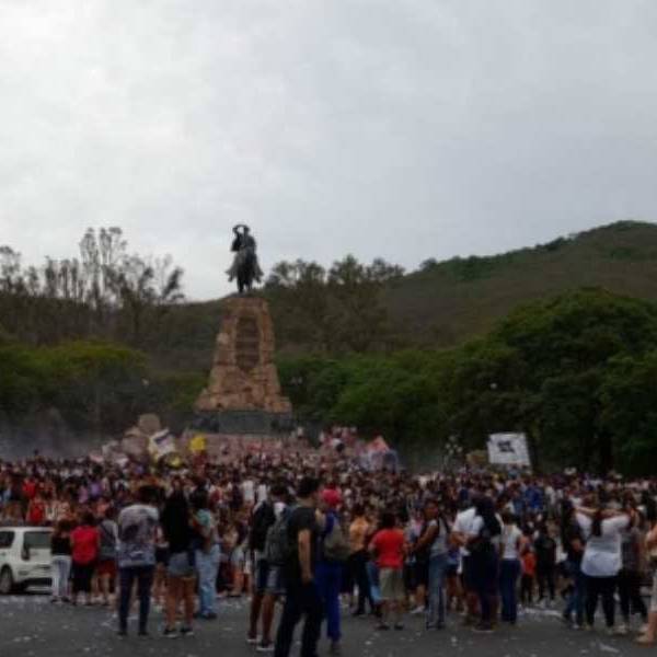 Día del Estudiante: La Policía de Salta le pide a los jovenes un festejo “responsable” pero les advierte que habrá fuertes controles