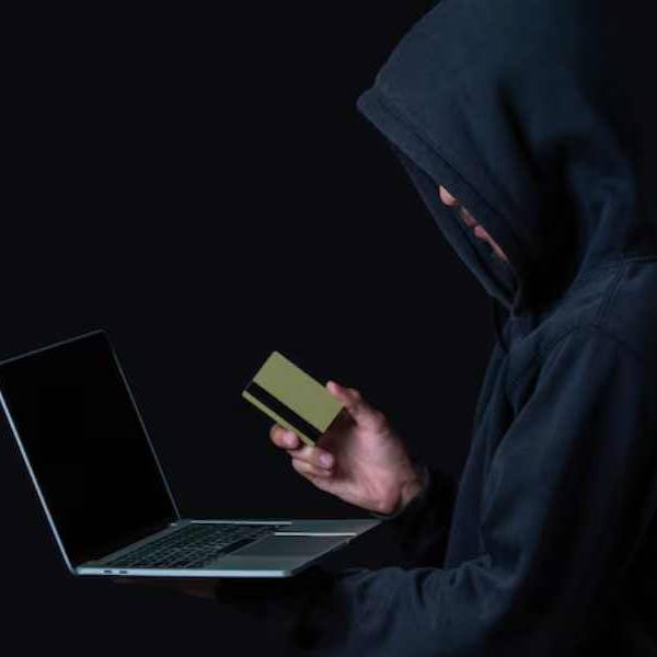 Alerta: Cómo funciona la nueva estafa virtual por mail que vacía cuentas bancarias en segundos