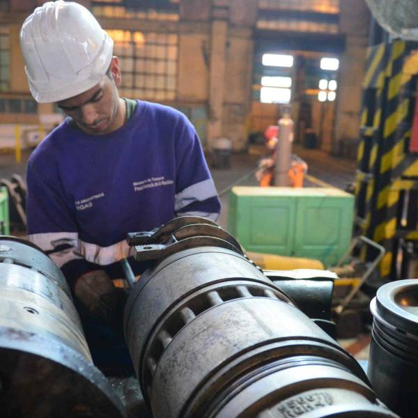 El 40% de las industrias en Argentina tuvieron que bajar su producción según una encuesta de la UIA