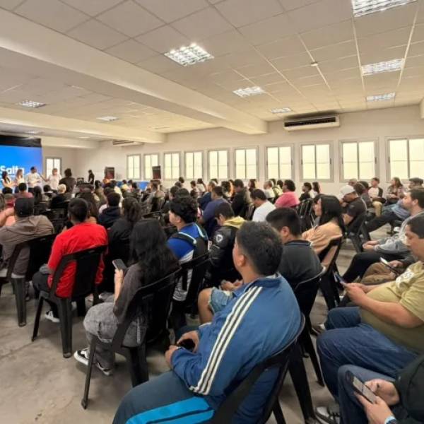 Más de 200 salteños recibieron certificados del curso de autoelevadores  organizado por la Municipalidad