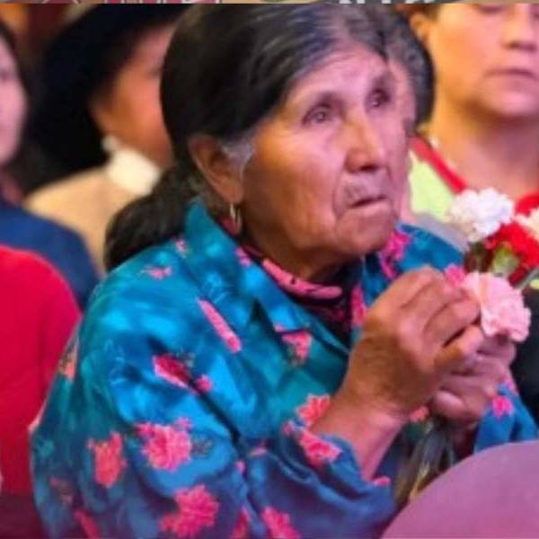 De la Puna al corazón del Milagro: Doña Damiana, la peregrina de Tolar Grande de 86 años, estuvo en la entronización de los Santos Patronos