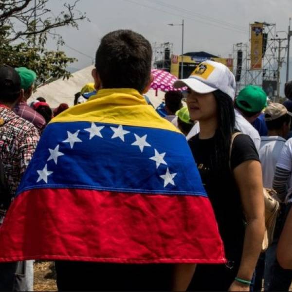 Venezolanos en Salta celebran el fin de Maduro pero aún dudan si vuelven a su pais