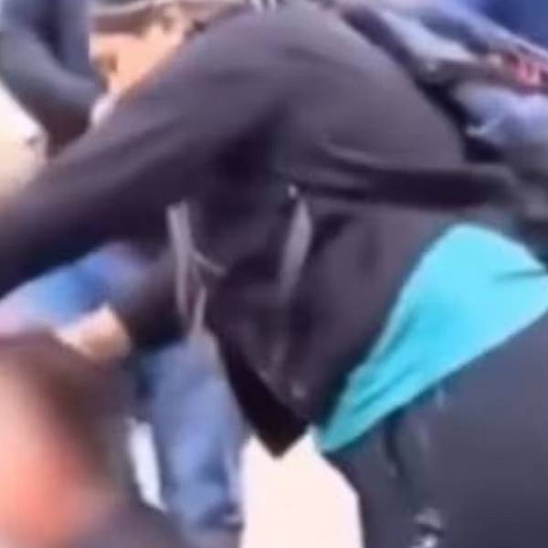 En Bermejo comerciantes bolivianos desnudaron y le cortaron el pelo a una tucumana acusada de robar