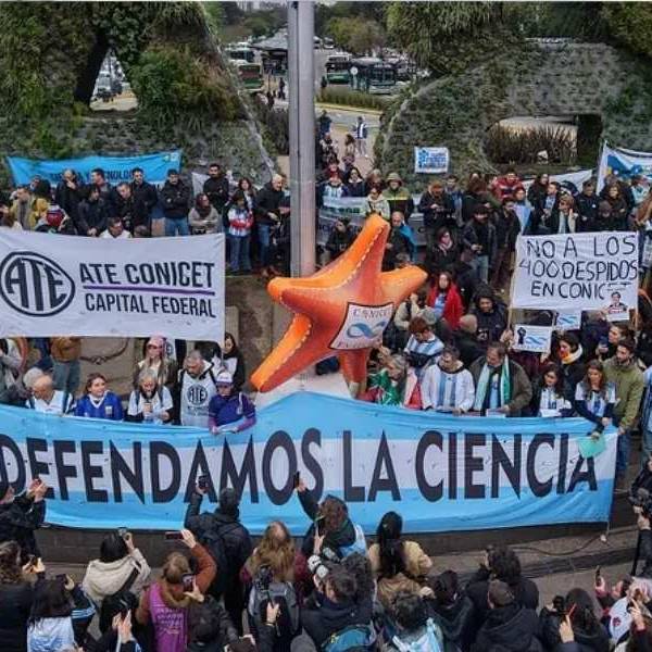 En medio de despidos y recortes más de 1000 científicos y científicas del CONICET vuelven a marchar este miércoles