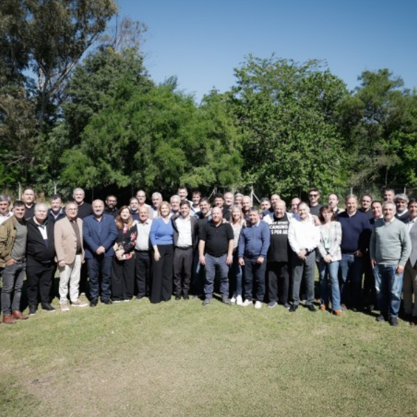 Fuerte apoyo de los intendentes a Kicillof ante el ataque de Cristina: 