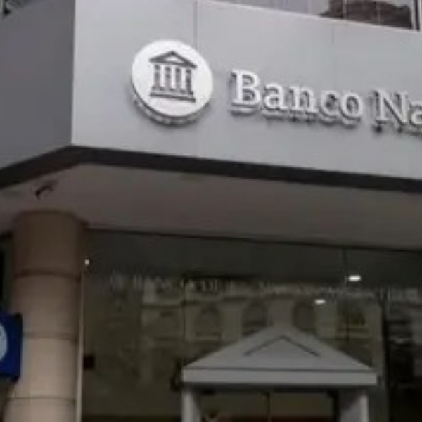 Escándalo por los préstamos millonarios: Denunciaron a exdirectivos del Banco Nación por darle créditos a funcionarios de Milei