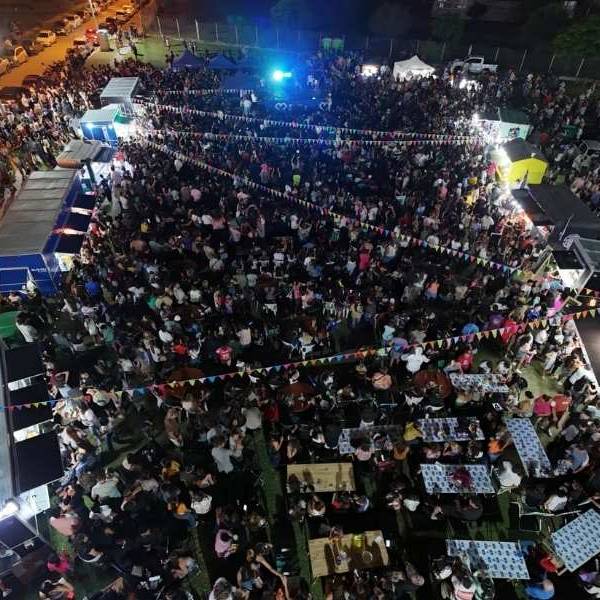 Sabor, música y comunidad: Así fue la masiva feria gastronómica que revolucionó El Huaico II