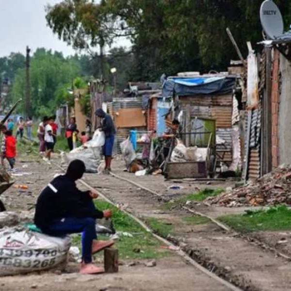 Según el Gobierno la pobreza bajó al 31,7% en el primer trimestre