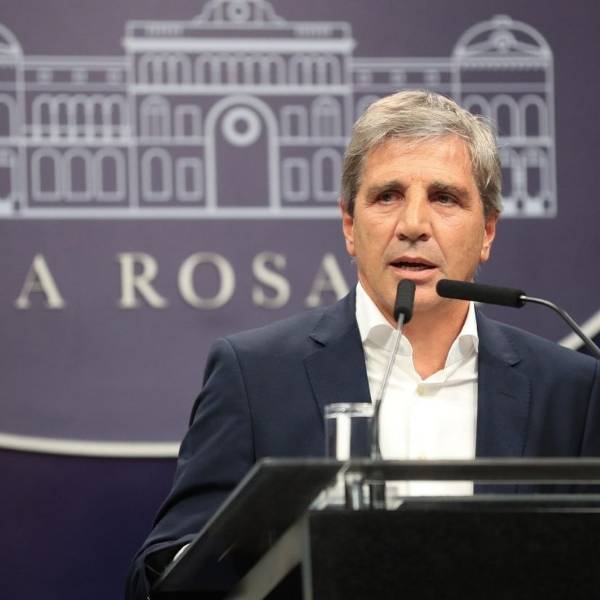 Menos obras para las provincias: Nación disolvió otros dos fondos para rutas y subsidios de gas