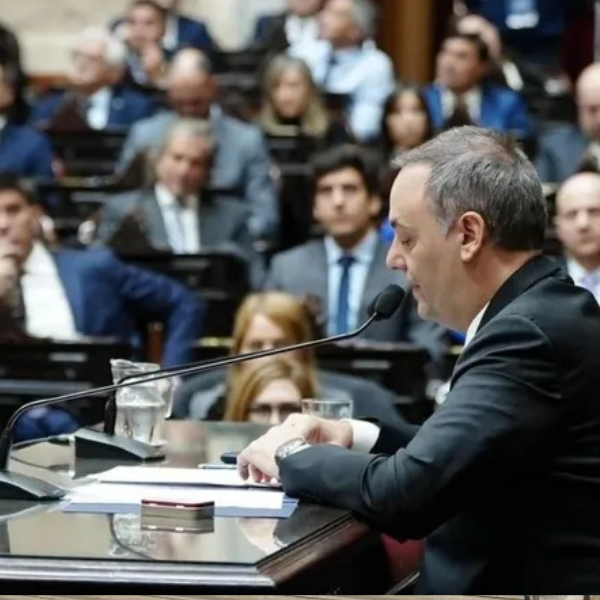 Crece la presión en el Congreso: Hasta legisladores aliados exigen la renuncia de Manuel Adorni y acorralan a Milei