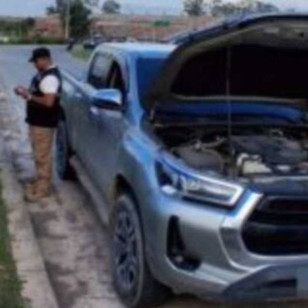 En Circunvalación Sudeste detienen a una salteña manejando una camioneta robada