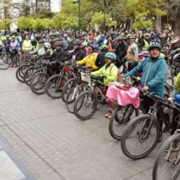 Milagro 2026 : 68 biciperegrinos que partieron desde Cachi,  arribaron hoy a la Catedral Basílica