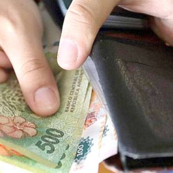 El ajuste real: El 60% por ciento de los argentinos sigue recortando gastos cotidianos