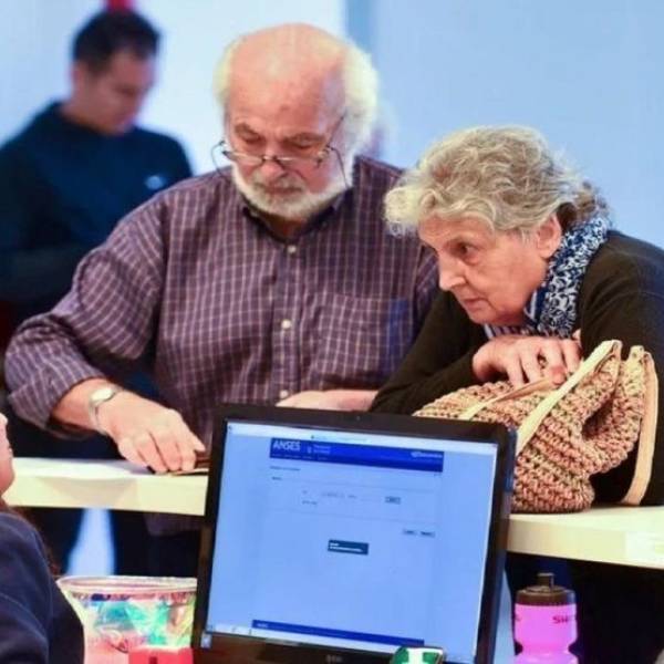 El Gobierno confirmó el bono de $70.000 para jubilados y pensionados en septiembre