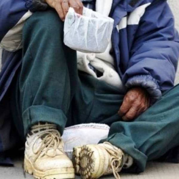 Promesas falsas y desamparo: llegaron a Salta por una propuesta de trabajo y terminaron viviendo en la calle
