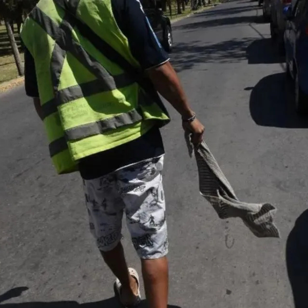 Pagó a trapitos para 