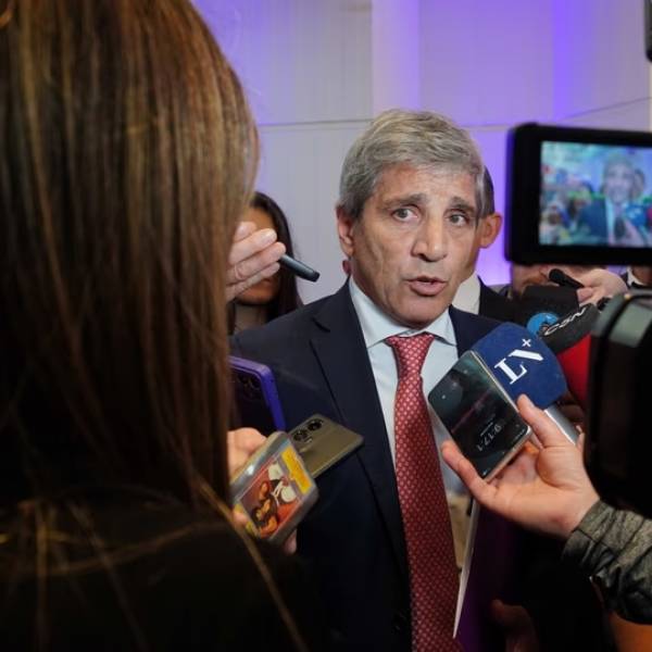 Luis Caputo y el rumbo económico: “Dentro de dos años aún habrá gente que no llegue a fin de mes