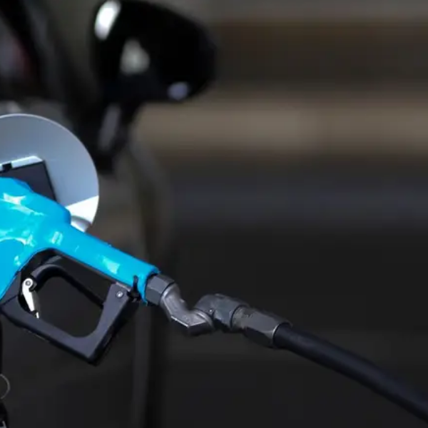 Las petroleras no bajarán aún el precio de la nafta pese al acuerdo Estados Unidos-Irán