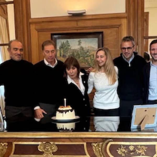 Tras las críticas a Adorni, Karina Milei reunió a la mesa política y celebraron el cumpleaños de Bullrich