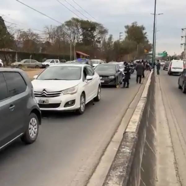 Cinco vehículos chocaron en cadena en la Avenida Bolivia: No respetan el límite de velocidad ni la distancia