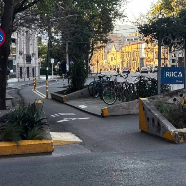 Para mejorar el tránsito retirarán y reubicarán los bicicleteros de avenida Belgrano