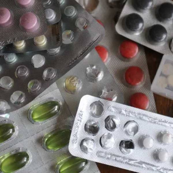 Por la crisis económica vuelven los grupos de compra venta de medicamentos en redes sociales