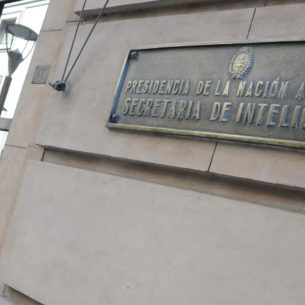Para la SIDE y sus espías si hay plata: aumentó a 26 mil millones el presupuesto de  la Secretaría de Inteligencia