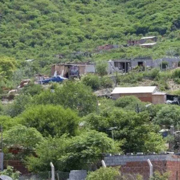 Por sismos y lluvias un geólogo advierte sobre el peligro de construir en las laderas de los cerros del este  de la ciudad de Salta