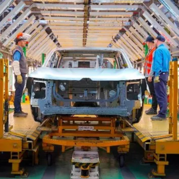 La economía sufrió un freno en febrero y la industria volvió a ser el sector más golpeado