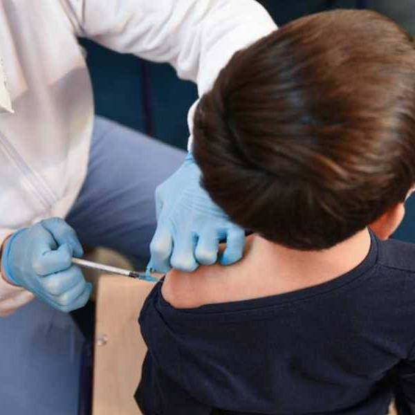 En Córdoba endurecen las sanciones para padres que no vacunen a sus hijos y que incluye multas, trabajos comunitarios y hasta arrestos