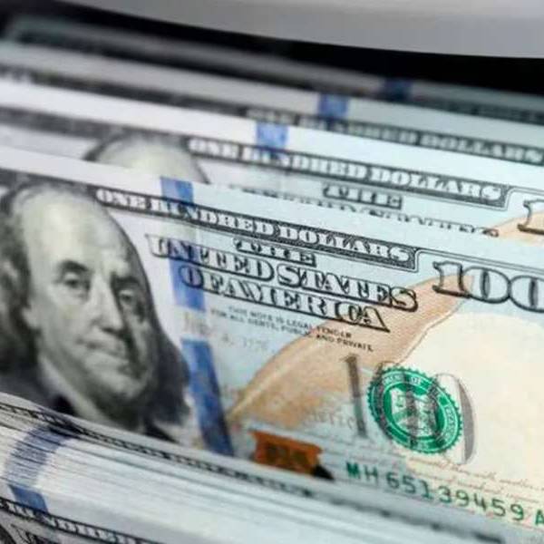 El dólar volvió a subir: el oficial cerró a $1295 mientras que el blue aumentó $40 y operó a $1340