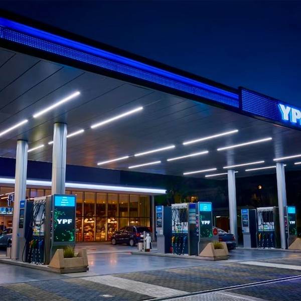 Se pondrá en marcha un nuevo sistema de precios diferenciales: YPF confirmó que será más barato cargar nafta a la madrugada
