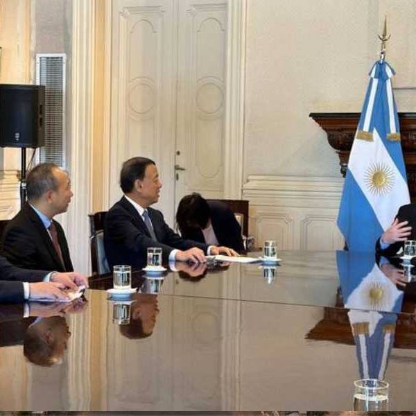 Javier Milei ratificó el apoyo a Estados Unidos pero aclaró que no romperá lazos comerciales con China