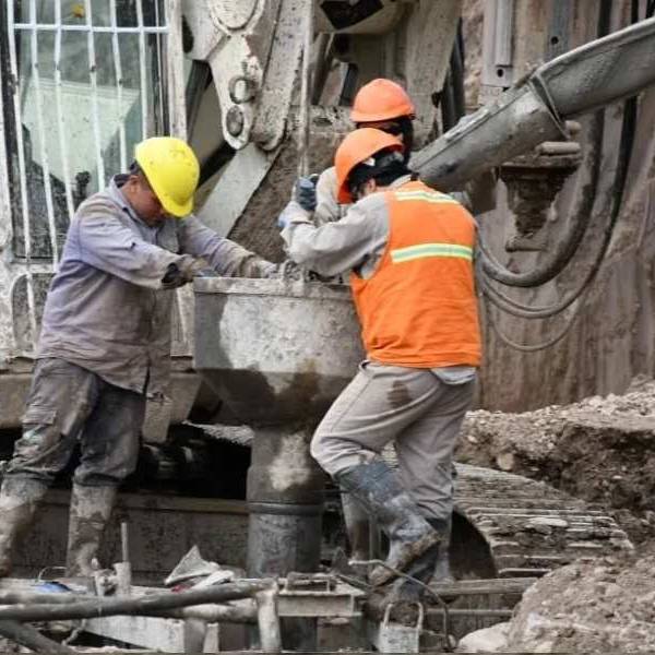 El municipio comenzó con la colocación de hormigón en los pilotes del nuevo puente de Santa Lucía
