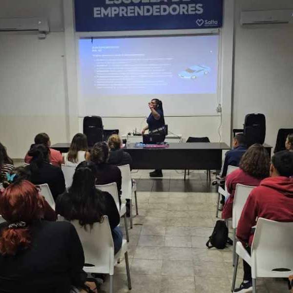 2400 vecinos de la ciudad de Salta están listos para el examen teórico de la Escuela de Manejo Municipal