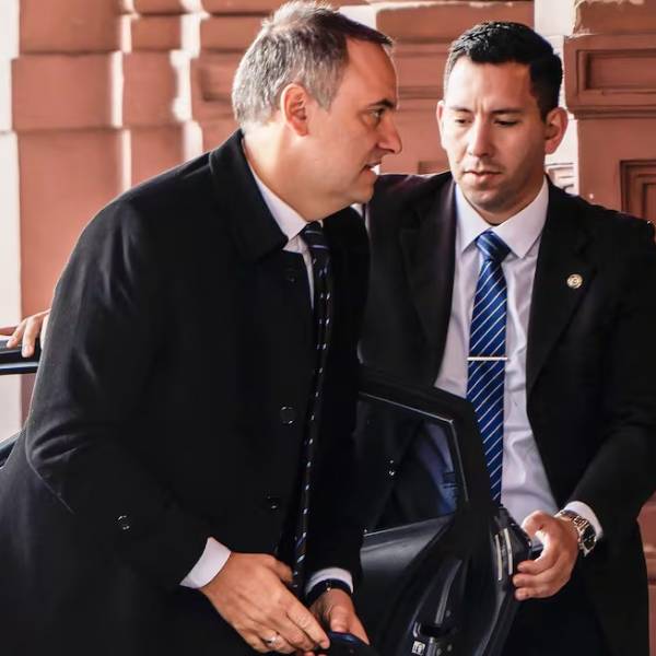 Los malabares de Adorni para explicar lo inexplicable: 