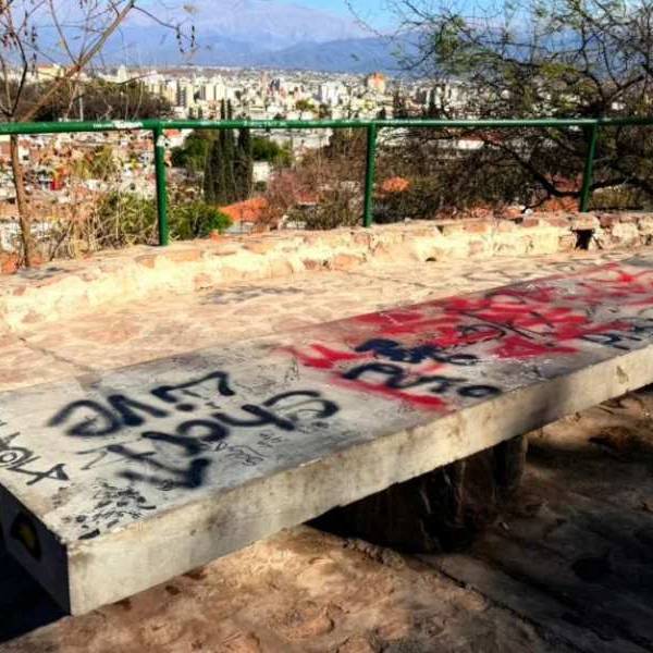 La Municipalidad recuperará el sector del sendero Portezuelo que fue vandalizado