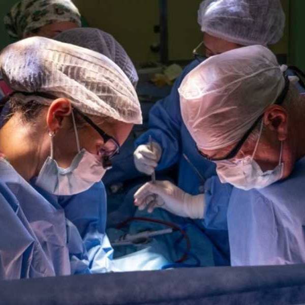 Mientras Milei sigue atacando al Hospital Garrahan sus medicos realizarán por primera vez trasplantes de intestinos