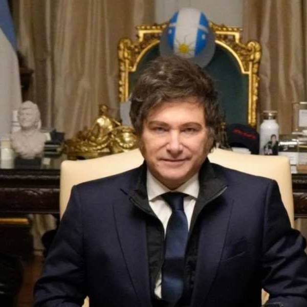 Sondeo de AtlasIntel y Bloomberg: La desaprobación de Milei alcanza el 58% y crece el malestar por empleo y corrupción